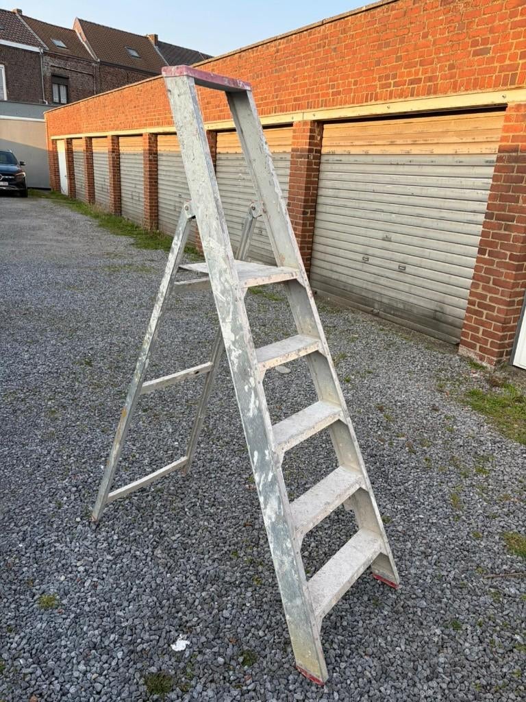 Robuuste aluminium trapladder - 5 treden., Doe-het-zelf en Bouw, Ladders en Trappen, Gebruikt, Ladder, Minder dan 2 meter, Ophalen