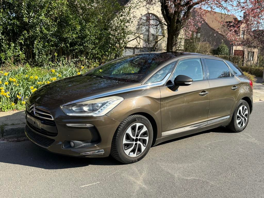 Citroën DS5 1.6hdi 2013 173500km, Navigatiesysteem, 4 cilinders, Leder, Diesel