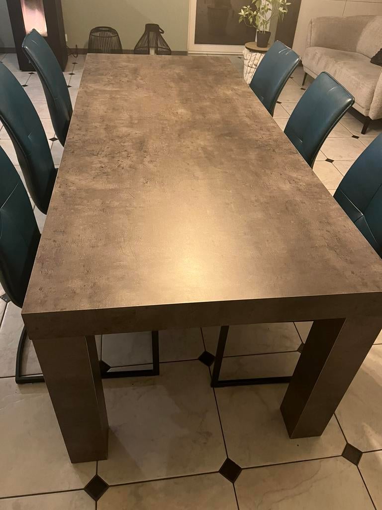 Table de salle a manger, Enlèvement, Utilisé