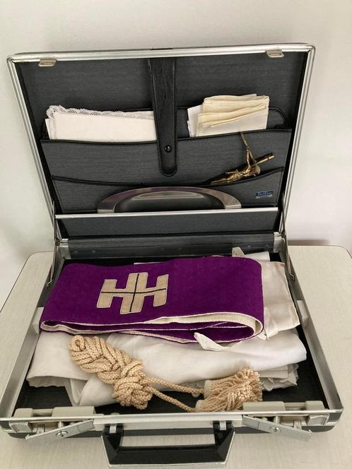 Liturgische reiskoffer priester, Antiek en Kunst, Curiosa en Brocante, Ophalen