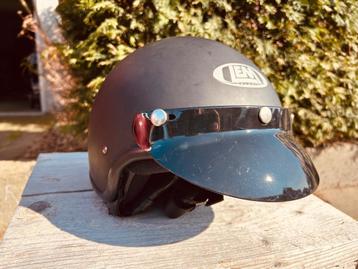 Motorhelm  beschikbaar voor biedingen