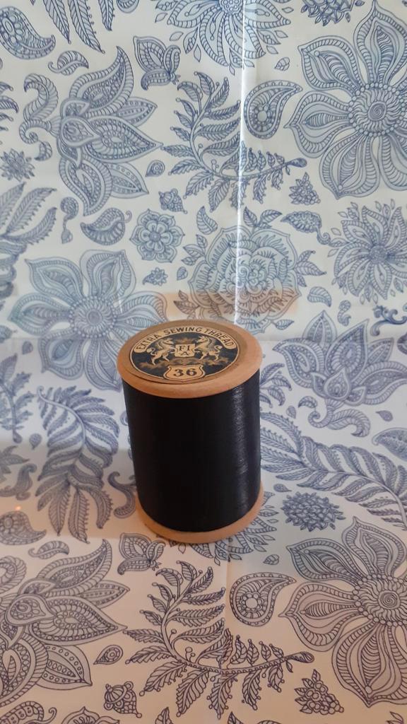 500m de fil de coton noir sur bobine en bois, Hobby & Loisirs créatifs, Couture & Fournitures, Neuf, Fil ou Aiguille(s), Enlèvement ou Envoi