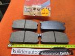 Remblokken voorzijde Mitsubishi Lancer II Sapporo  GDB194 QH, Ophalen of Verzenden, Herkomst onderdeel bekend, Nieuw, Mitsubishi