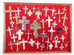 Mooie varia kleine oude kruisjes ( bakje niet inbegrepen ), Antiek en Kunst, Antiek | Religieuze voorwerpen, Ophalen