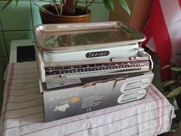 Junior vintage huishoudweegschaal + originele doos beschikbaar voor biedingen