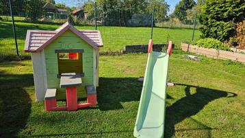 Speelhuisje + glijbaan voor kinderen beschikbaar voor biedingen