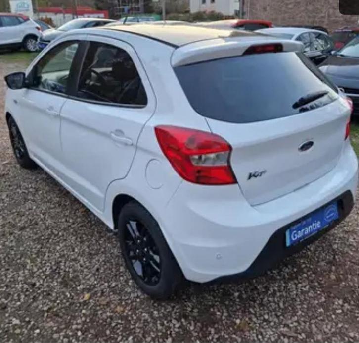 Ford KA+ black and white editie 86.000km, Autos, Ford, Particulier, Ka, Sièges chauffants, Essence, 5 portes, Boîte manuelle, Blanc