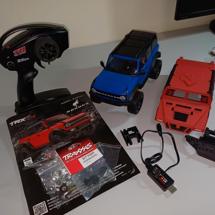 Traxxas TRX4 M  Ford Bronco 1/18 met extra Hummer style body, Hobby en Vrije tijd, Modelbouw | Radiografisch | Auto's, Ophalen of Verzenden