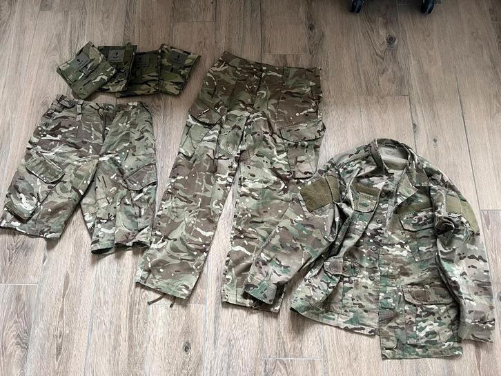 Multicam uniformset maat M, Verzamelen, Militaria | Algemeen, Ophalen of Verzenden