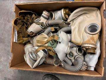 Lot gasmaskers beschikbaar voor biedingen