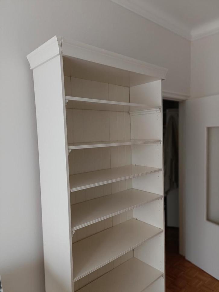 Grande bibliothèque blanche – état correct, Huis en Inrichting, Kasten | Boekenkasten, Ophalen