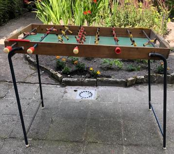 Mini voetbaltafel beschikbaar voor biedingen