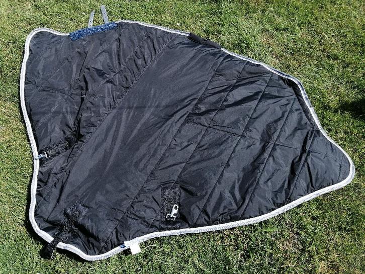 Couvre-cou, +  Couverture 135 cm : LAVES, Animaux & Accessoires, Chevaux & Poneys | Couvertures & Couvre-reins, Comme neuf, Couverture