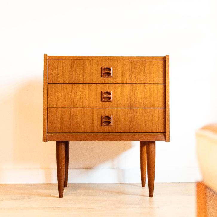 Prachtig vintage bijzetkastje / ladekastje, Maison & Meubles, Armoires | Commodes, Utilisé, Teck, 3 ou 4 tiroirs, Enlèvement ou Envoi