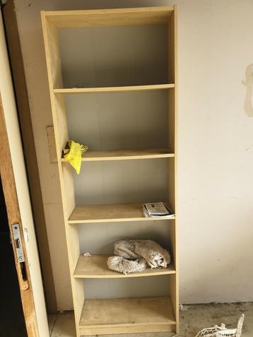 Ikea boekenrek veelgebruikt Gratis beschikbaar voor biedingen