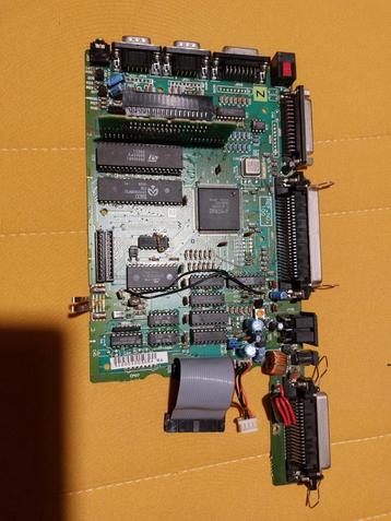 Te koop amstrad 6128 plus moederbord voor onderdeel beschikbaar voor biedingen