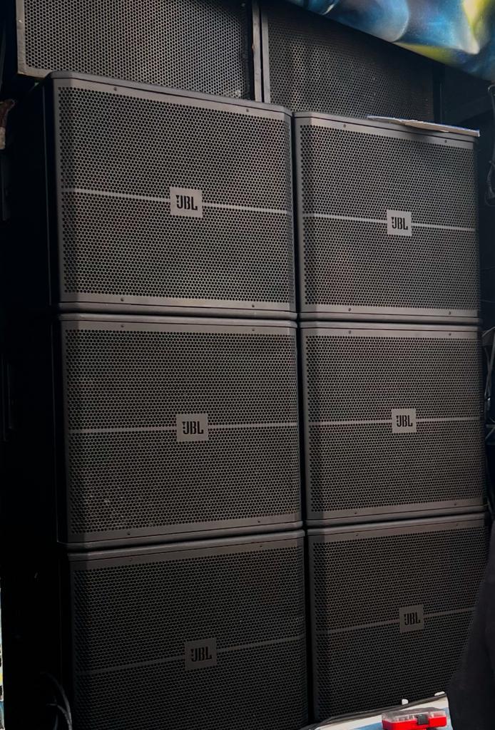 Jbl srx 718s, Audio, Tv en Foto, Luidsprekerboxen, Zo goed als nieuw, JBL, Ophalen