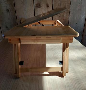 Table pour ordinateur portable en bois