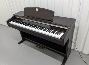 Piano Yamaha Clavinova CLP-130 en bois de rose beschikbaar voor biedingen