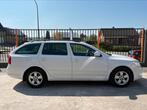 SKODA OCTAVIA BREAK 1.6CR TDI 105CV 2011 EURO 5, Auto's, Skoda, Voorwielaandrijving, Euro 5, Stof, Zwart