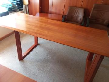 Bureau de marque Hulsta en merisier beschikbaar voor biedingen