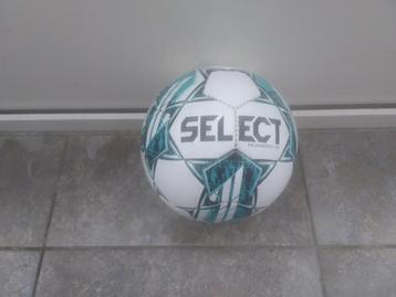 Voetbal select size 5 beschikbaar voor biedingen
