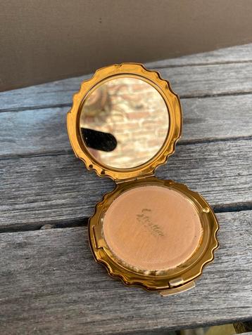 Vintage Stratton poederdoosje beschikbaar voor biedingen