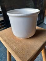 Plantenpot met witte bloemen 10,5 cm, Gebruikt, Rond, Ophalen of Verzenden, Aardewerk