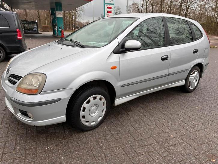 Nissan almera tino is gekeurd v verkoop, Auto's, Nissan, Bedrijf, Almera, Centrale vergrendeling, Benzine, Euro 3, Ophalen of Verzenden