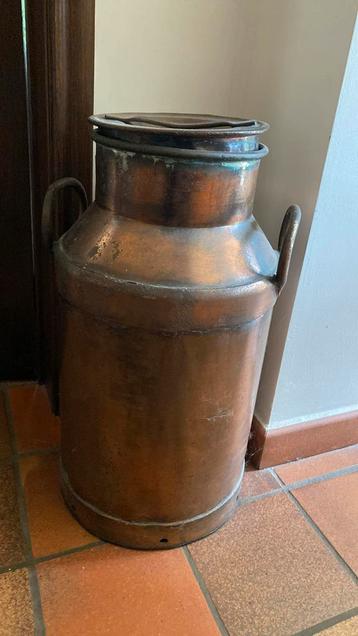 Pot à lait en cuivre beschikbaar voor biedingen
