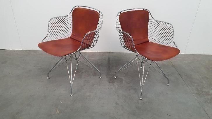 2 Design Wire Chairs Chroom Met Cognac Seat Pads, Huis en Inrichting, Stoelen, Zo goed als nieuw, Twee, Kunststof, Metaal, Bruin