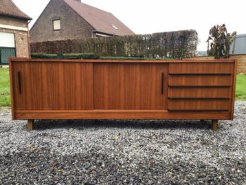  Vintage 1960s Scandinavisch Lowboard / Sideboard beschikbaar voor biedingen