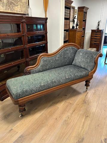 Antieke Engelse mahoniehouten chaise lounge beschikbaar voor biedingen