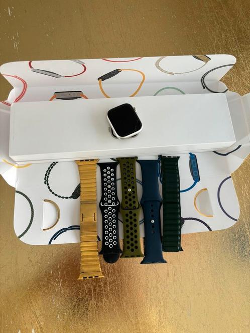 Apple watch 7 45mm gps, Handtassen en Accessoires, Sporthorloges, Gebruikt, iOS, Grijs, GPS, Waterdicht, Ophalen of Verzenden