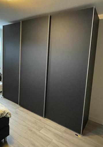 Kwalitatieve kledingkast op maat Sanders Wonen beschikbaar voor biedingen