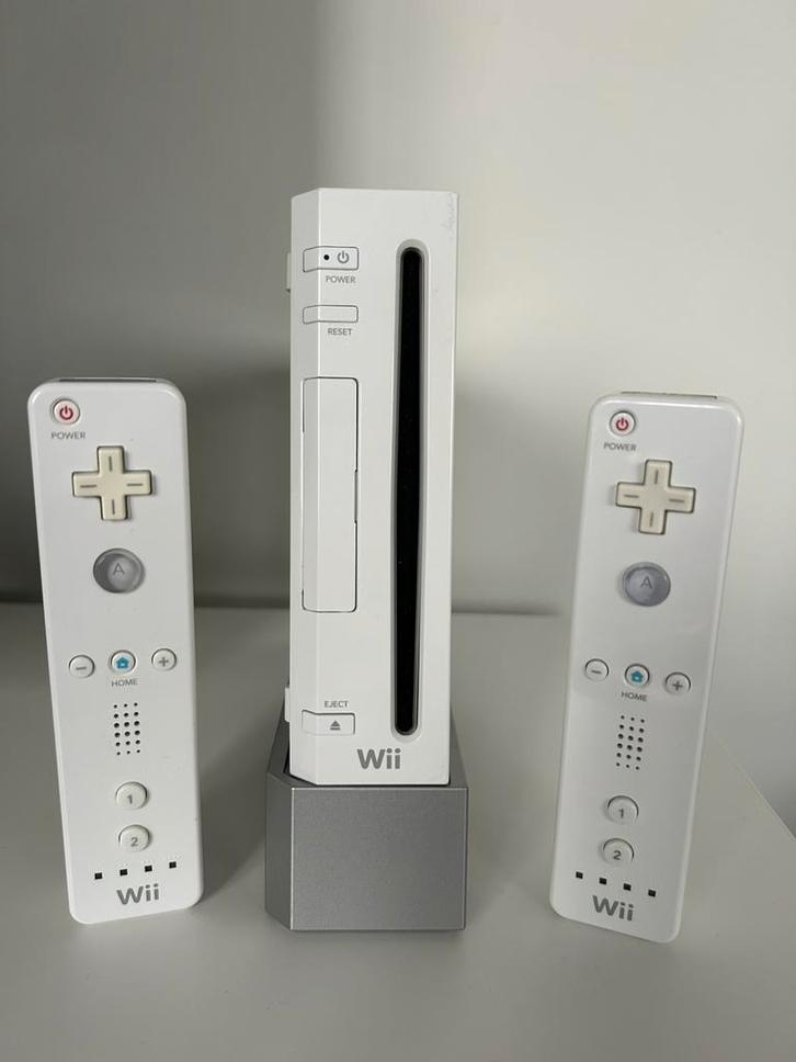 Nintendo Wii + toebehoren, Games en Spelcomputers, Spelcomputers | Nintendo Wii, Gebruikt, Met 2 controllers, Met games, Met Balance Board