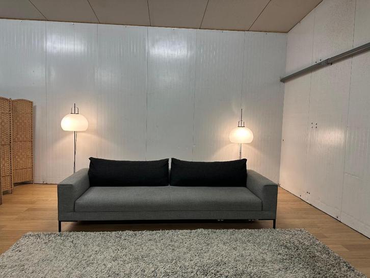 ZGAN Design on Stock Aikon Lounge 5-Zits – NP: €5.500, Huis en Inrichting, Zetels | Zetels, Zo goed als nieuw, Rechte bank, Vierpersoons of meer