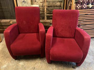 2 petits fauteuils rouges velours 