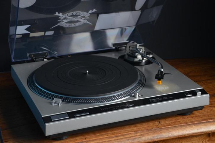 Technics Sl-1700 MK2 QUARTZ, Audio, Tv en Foto, Platenspelers, Gebruikt, Technics, Ophalen