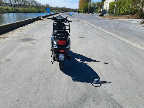 Venesi brommer a klasse, Fietsen en Brommers, Scooters | Overige merken, Zo goed als nieuw, Ophalen