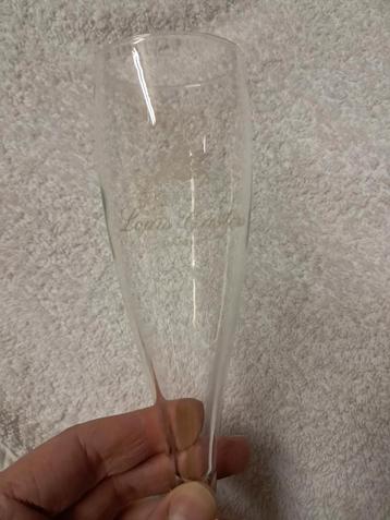 Champagneglazen (Gratis!) beschikbaar voor biedingen