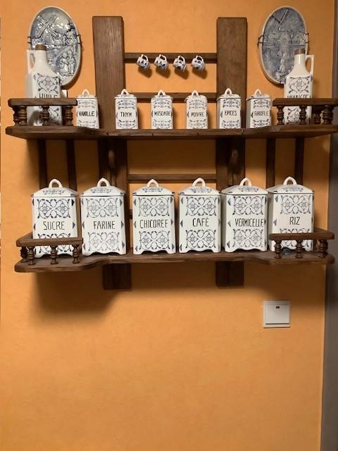 oude voorraad potten 6 grote + 6 kleine +kannetjes + hank, Antiek en Kunst, Antiek | Keramiek en Aardewerk, Ophalen