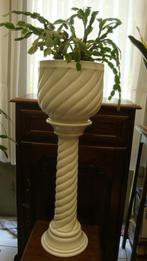 Belle colonne avec pot de fleur en bon état, Maison & Meubles, Comme neuf, Enlèvement