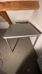 In hoogte verstelbare tafels met aluminium poten, Huis en Inrichting, Tafels | Bijzettafels, Zo goed als nieuw