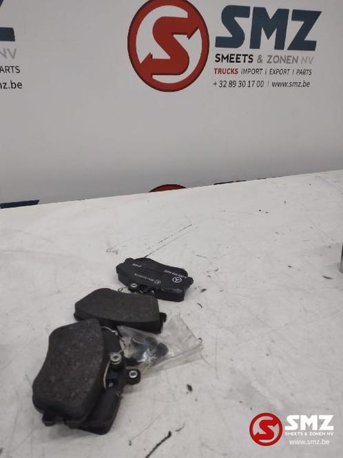 Voorste remblokset mercedes c w202 a0054204620, Auto-onderdelen, Vrachtwagen-onderdelen, Mercedes-Benz, Remmen en Aandrijving