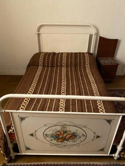 Antieke smeedijzeren bedframe - vintage - brocante - curiosa, Antiek en Kunst, Antiek | Meubels | Bedden, Ophalen