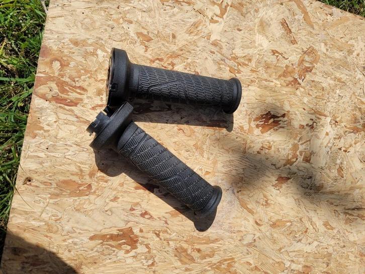 KTM Super Adventure 1290 handgrepen links/rechts, Motoren, Motoren | KTM, Particulier, Ophalen of Verzenden