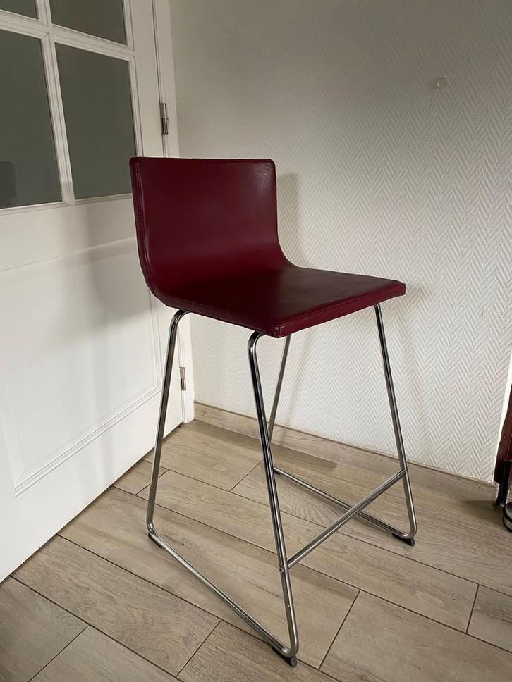 Chaise de bar IKEA, collection Bernhard, cuir et chrome, Huis en Inrichting, Zetels | Zetels, Leer, Ophalen