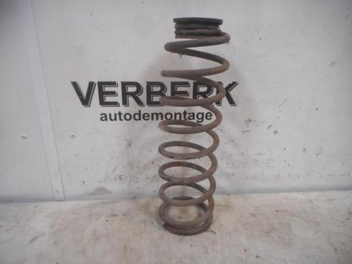 SCHROEFVEER ACHTER Volvo 940 I Estate (01-1990/10-1998), Auto-onderdelen, Ophanging en Onderstel, Volvo, Gebruikt
