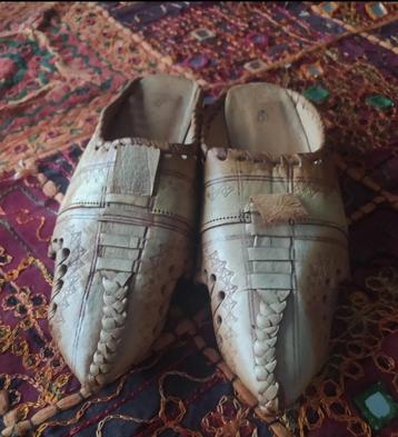 Leder Babouch  beschikbaar voor biedingen